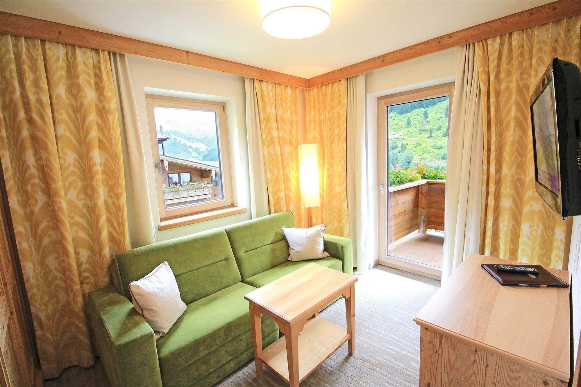 טוקס Hotel Pension Sonnleiten מראה חיצוני תמונה