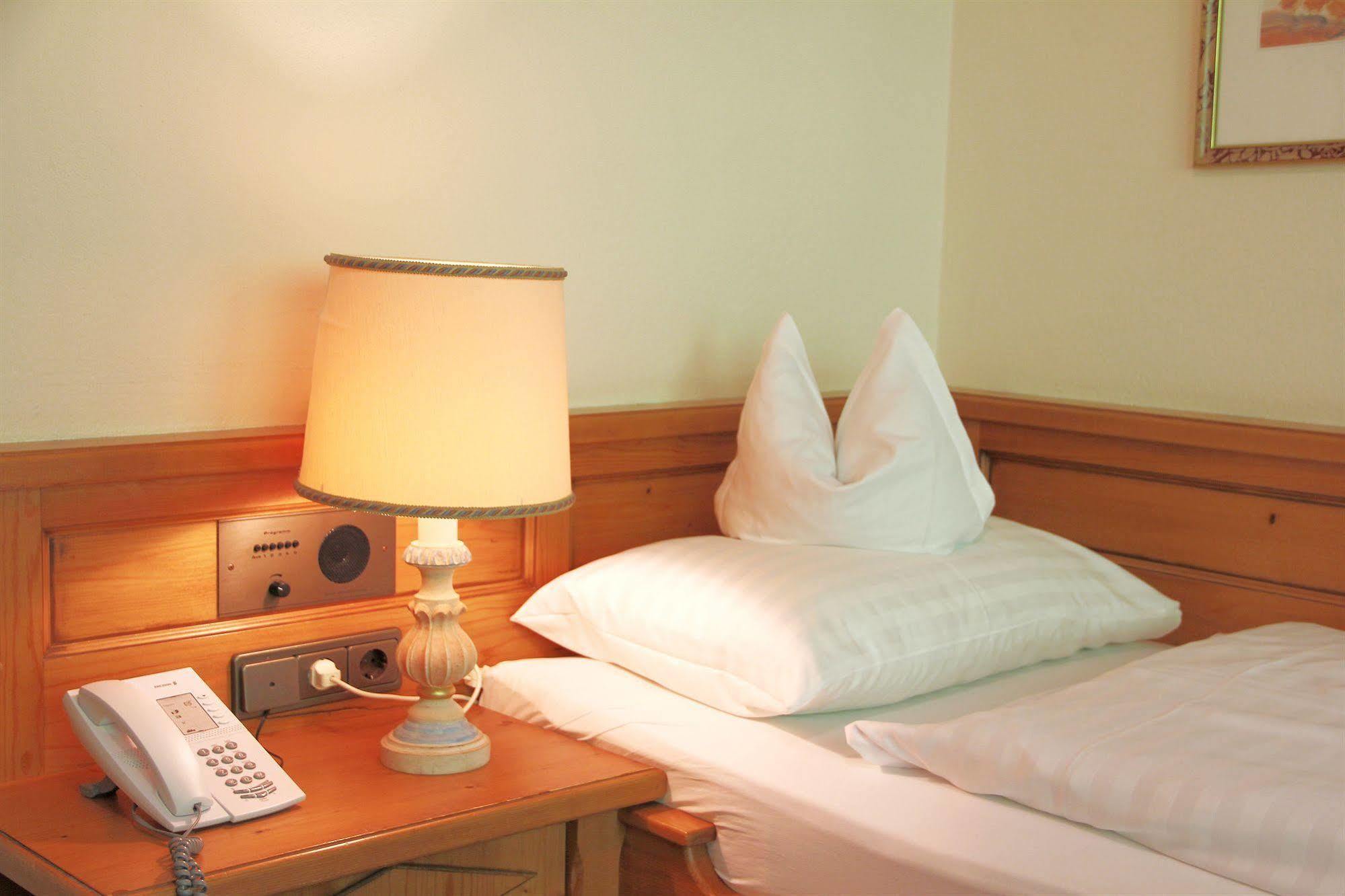 טוקס Hotel Pension Sonnleiten מראה חיצוני תמונה
