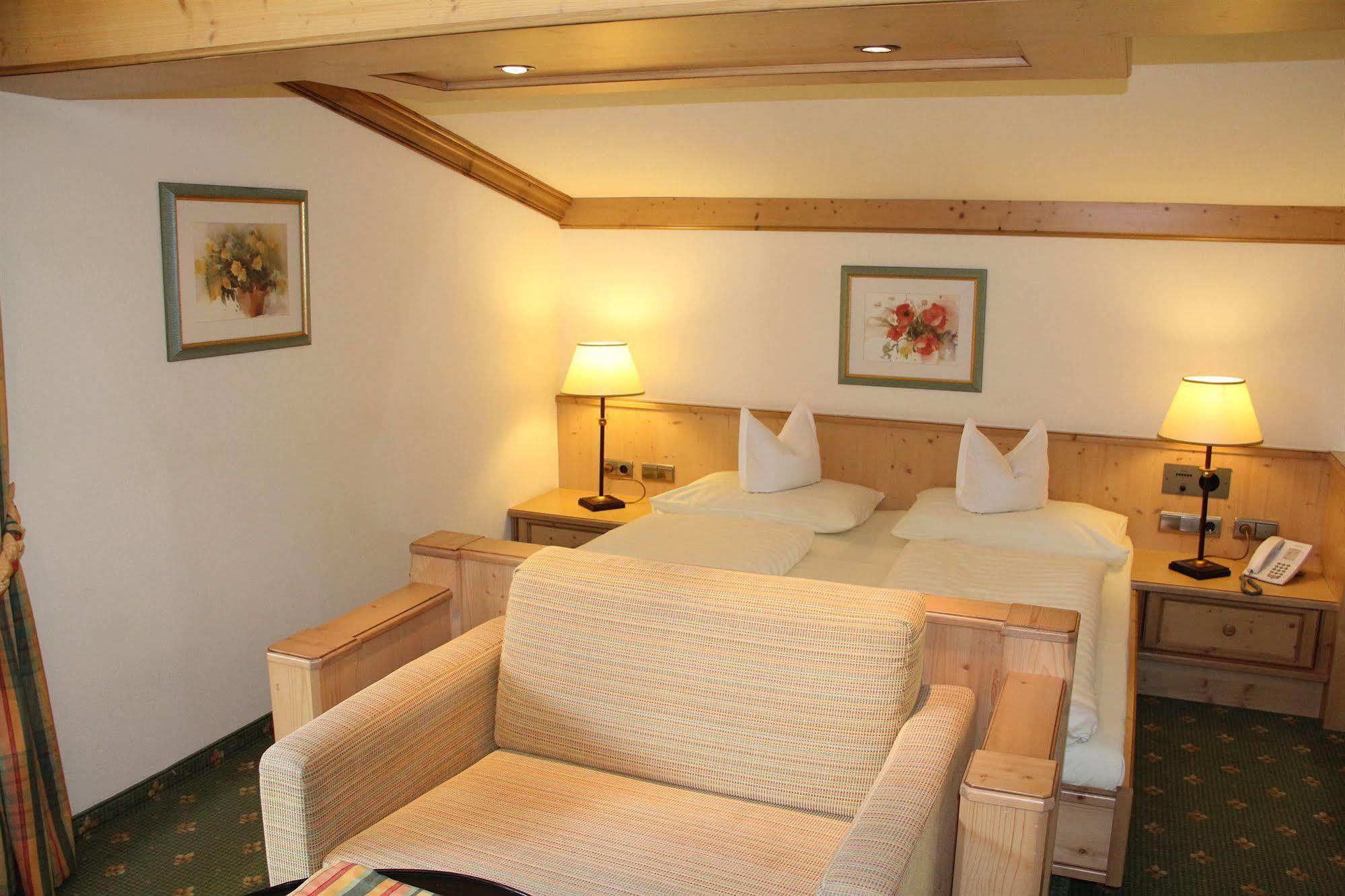 טוקס Hotel Pension Sonnleiten מראה חיצוני תמונה