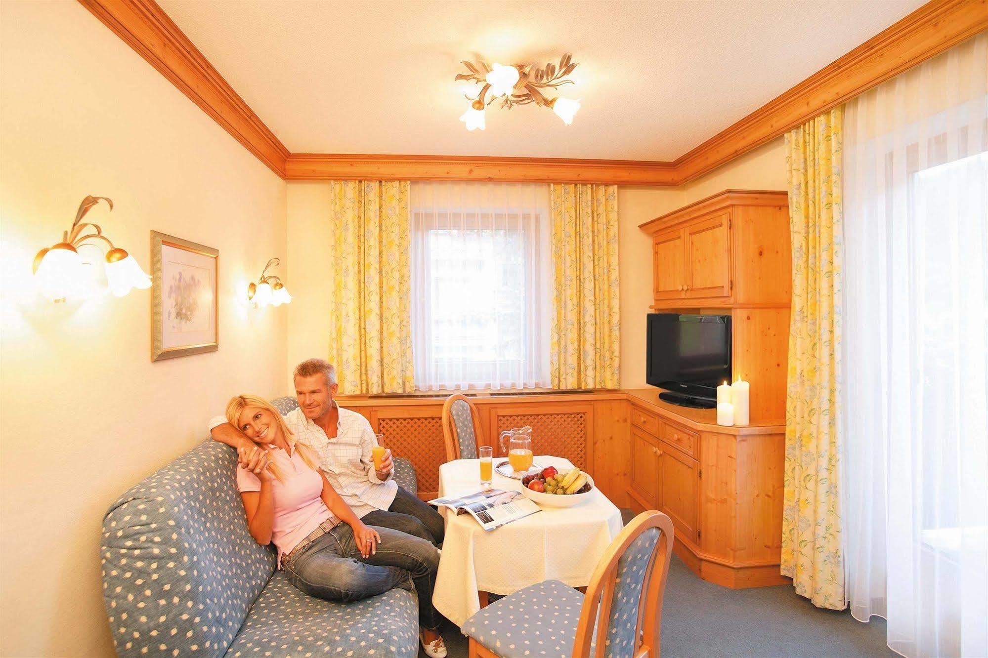 טוקס Hotel Pension Sonnleiten מראה חיצוני תמונה